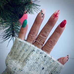 Hand painted artificial gel nails kit. Choose the size and shape that suits you!